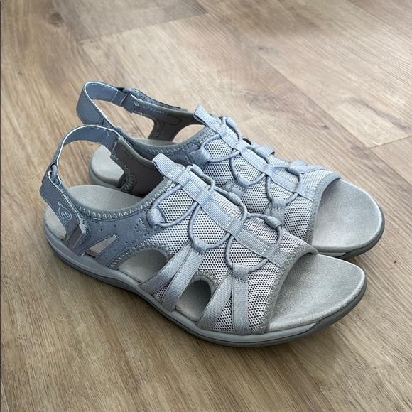 NEW Women’s Easy Spirit Spark 2 Sport Sandals - Picture 1 of 7